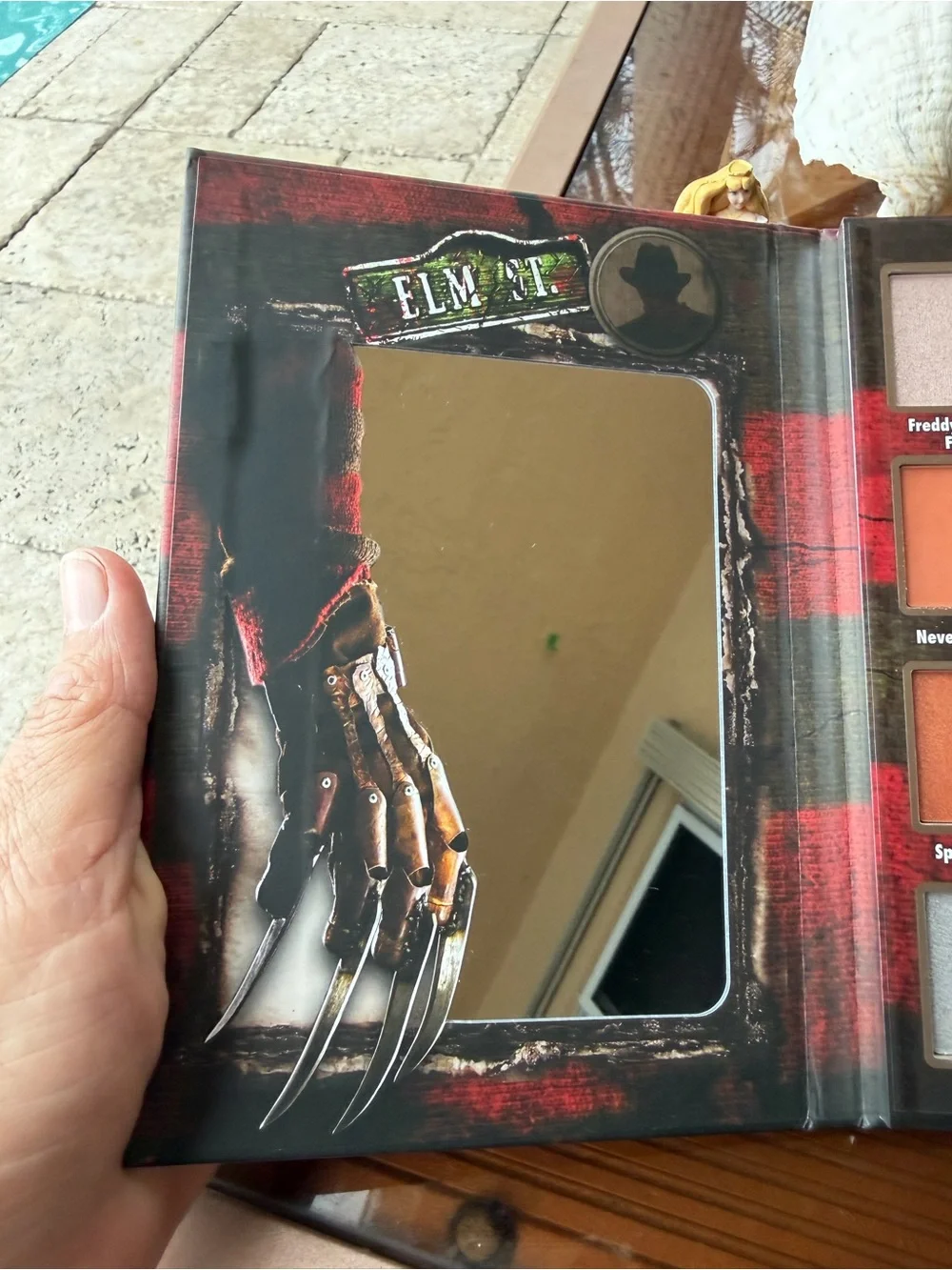 A Nightmare On Elm Street Eyeshadow Palette - Black & Red 12 Shades